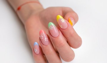 Маникюр за пролетта - флорални идеи за красиви нокти