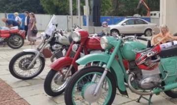  Ретро парад на автомобили и мотоциклети в Габрово