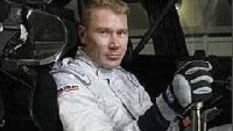 Седем пилота от пет националности ще карат AMG-Mercedes през 2005 г.
