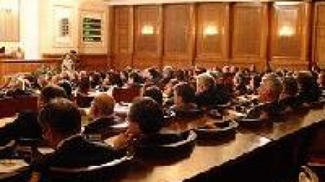 Чужденци могат да придобиват земя в България при специални условия