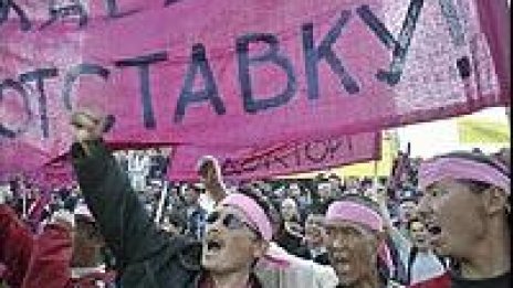 Наша журналистка е ранена при сблъсъците в Бишкек