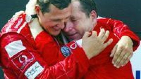 Михаел Шумахер преговаря за нов контракт