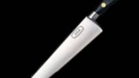 Руснак се събудил след запой с нож в главата