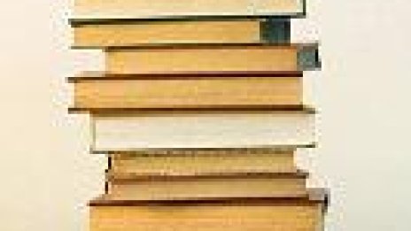 Общо 5516 книги са издадени за 2004, най-много са в раздел социология