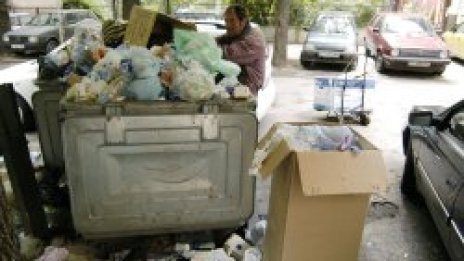 Очаква се днес да започне извозването на боклука