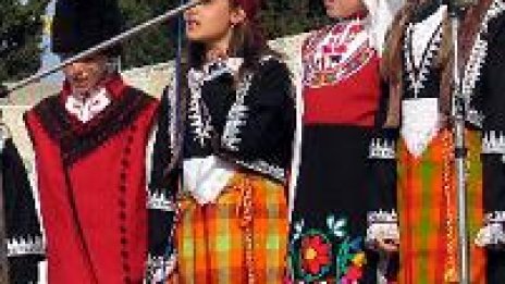 Над 17 хил. любители на родния фолклор се събират в Копривщица