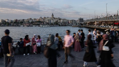 Турция остава най-младата нация в региона, близо 25% са непълнолетни 