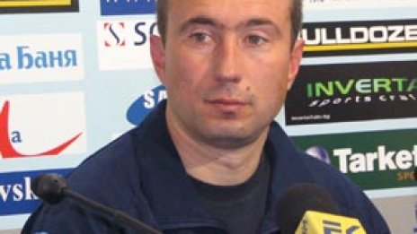 Чиликов замина за Португалия,Стоилов взе 19 футболисти за мача с Марек