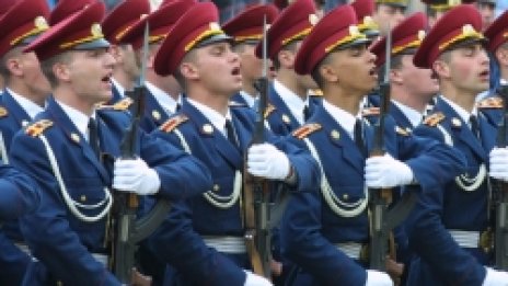 Новият военен министър спешно започва модернизирането на армията