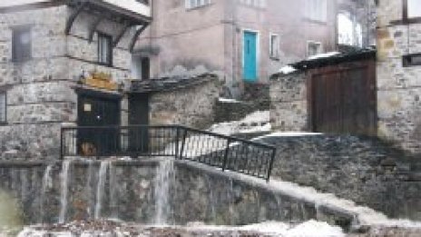 Десет фирми са предложили да ремонтират засегнатите от пороите домове