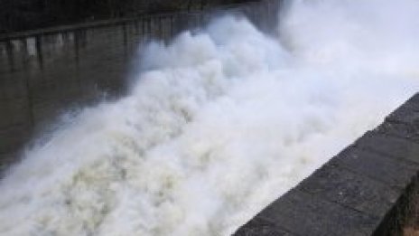 Пороите отново удавиха страната