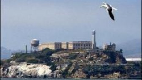 Деветгодишен преплува разстоянието между затвора Алкатрас и континента