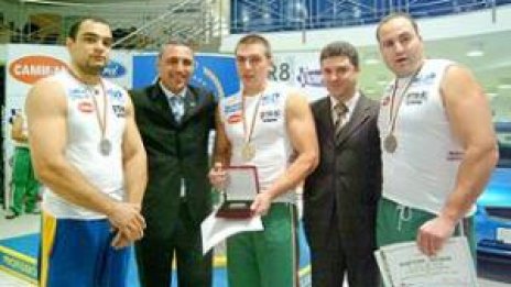 Стоичков награди финалистите на Професионалната лига по канадска борба