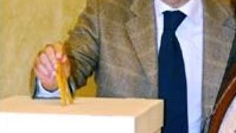 Проди се изправя срещу Берлускони на изборите догодина