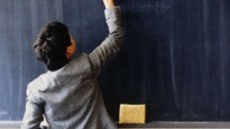 Чиновниците масово не знаят чужди езици