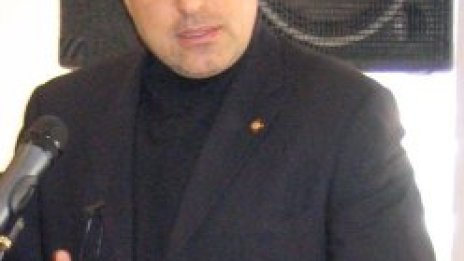 Генералът поема столицата