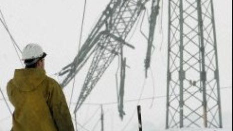 Снежна буря остави без ток 250 000 души в Германия