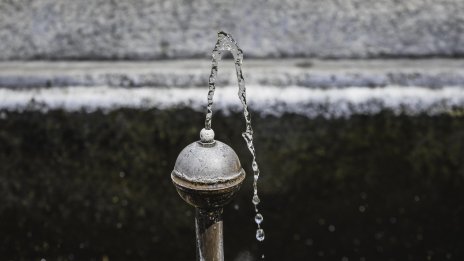 Кардиолог за жегите: Да пием редовно вода, дори да не усещаме жажда