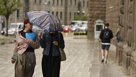 Днес ще е топло, с валежи, на места и градушки
