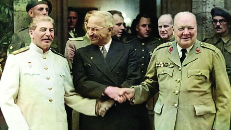 Как Сталин първи окупира Иран и отряза достъпа на Хитлер до нефта