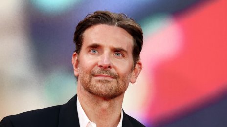 Брадли Купър ще режисира предисторията на "Бандата на Оушън"?