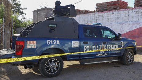Десет убити при стрелба в дом в Мексико