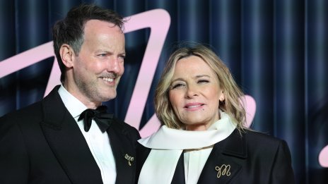 Ким Катрал мина под венчилото на 69 години СНИМКИ