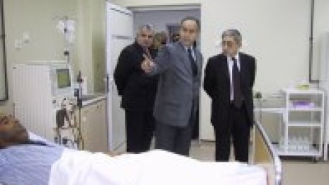 Директори на болници ще взимат по 480 лв. месечно