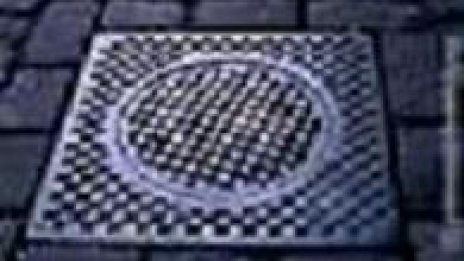 Бебе оцеля след падане в канализация