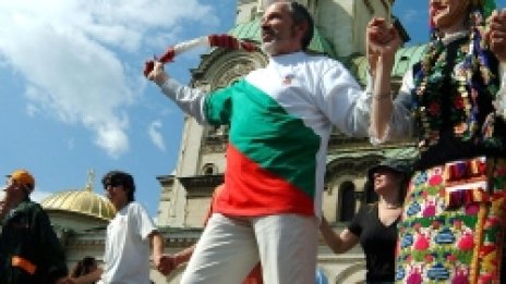 Самодейци ще друснат кръшни хора в центъра на София