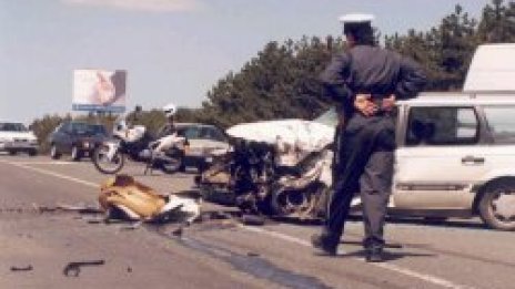 Пиян шофьор уби човек и рани тежко още двама