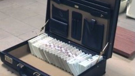 Данъчен поиска 1.5 млн. лева подкуп, за да оправи "Кремиковци"