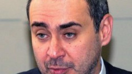 Велчев хвана прокурори за гушата