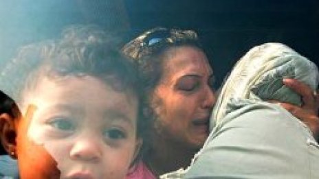 100 българи се евакуират с автобуси от Бейрут за Сирия