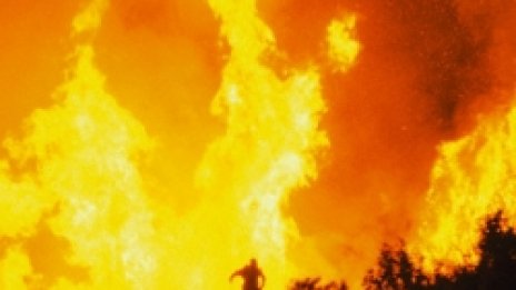 Пожари захапаха страната