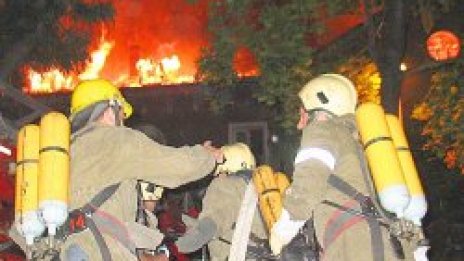 Гасиха с часове пожар до Бургаските бани