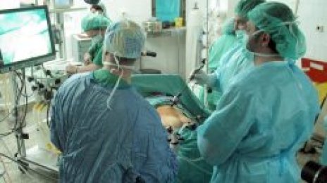Погват родители, уморили детето си