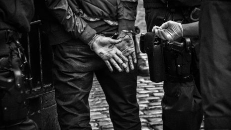 Задържаха българин с фалшиви документи в Албания