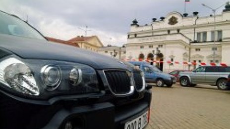 Депутати яхат нови коли за над 1 млн. лв., можело и да не са BMW