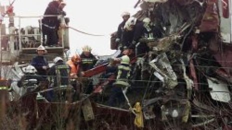 Най-малко 10 убити при влакова катастрофа във Франция