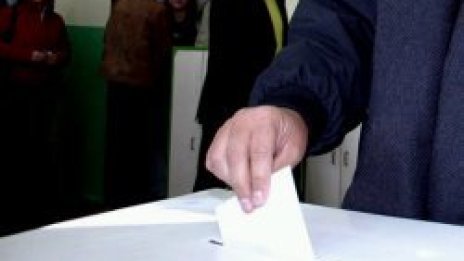 Обучават специално охранители за изборния ден