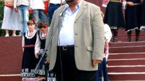 Освободиха двама столични кметове