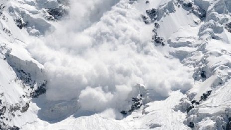 Към скиорите: Висок риск от лавини 