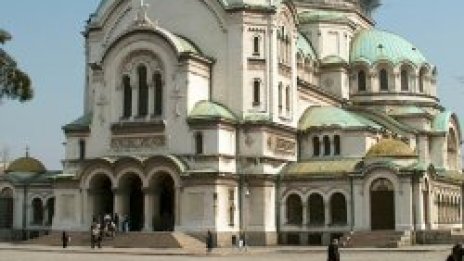 Патриархът иска от кмета да махне сергиите пред &quot;Ал. Невски&quot;