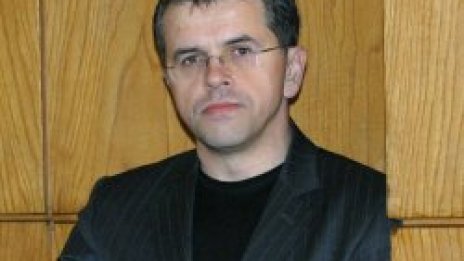Искат оставката на Румен Петков