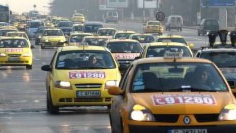 Таксиджии организираха шествие в памет на убития шофьор от Сливен