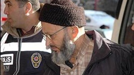 Членове на &quot;Ал Кайда&quot; в Турция поддържали връзка само по интернет