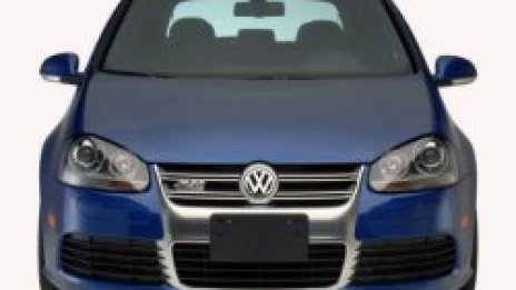 Volkswagen участва със спортния Golf R32 в Чикаго