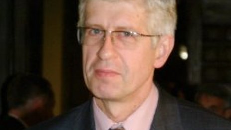 Р. Овч. изпадна в отпуск. Пак