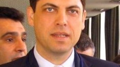 Светата троица не се събирала, НДСВ в мъгла за рокадите в кабинета
